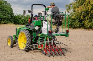 The ZÜRN D62-SF is the powerful and cost-effective alternative solution to self-propelled seeders.