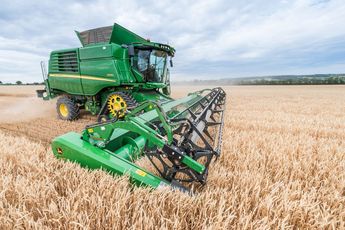 PREMIUM FLOW headers and their unique crop flow system were initially available for John Deere combines only.